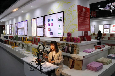 【發(fā)展直播電商,創(chuàng)新商業(yè)模式】天華電商產(chǎn)業(yè)園19個(gè)淘寶直播間風(fēng)采綻放